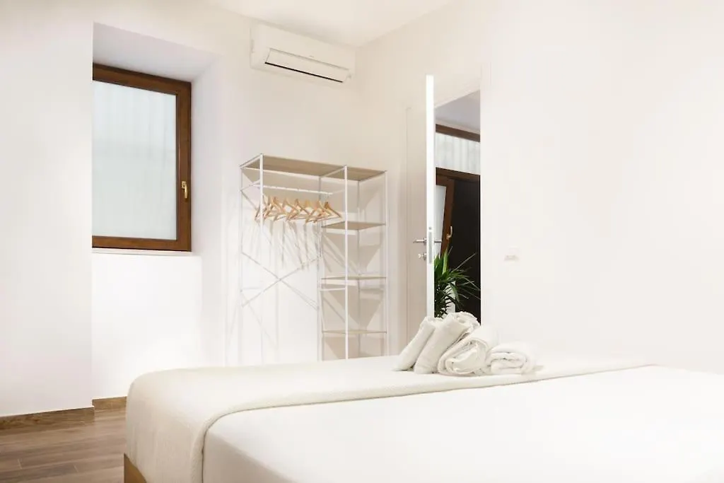 Holiday home Casa Puteca Quartieri Spagnoli Naples